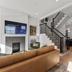 The Lincoln | 7BR Bloomingdale Rowhome | Sleeps 14
