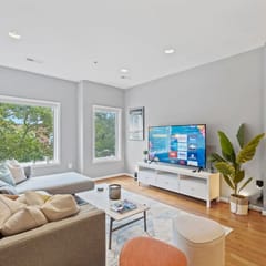 The Wilson | Shaw Duplex | 4BR Private Suites