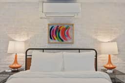 Massive Mid-Century Marvel: 5 Bedrooms and Parking - Image 5