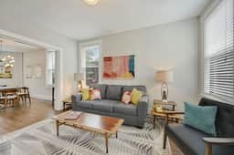 Massive Mid-Century Marvel: 5 Bedrooms and Parking - Image 2
