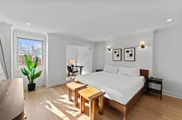 The Lincoln | 7BR Bloomingdale Rowhome | Sleeps 14 - Image 4