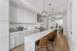 The Lincoln | 7BR Bloomingdale Rowhome | Sleeps 14 - Image 2