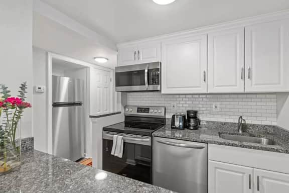 Adorable Guesthouse | Free Parking | Howard U - Image 2
