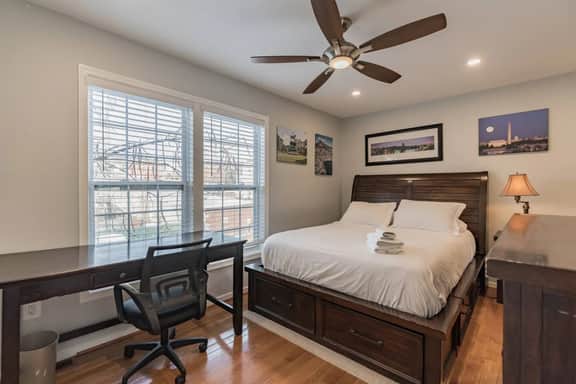 District Townhome | Two Free Parkings | Howard U - Image 5