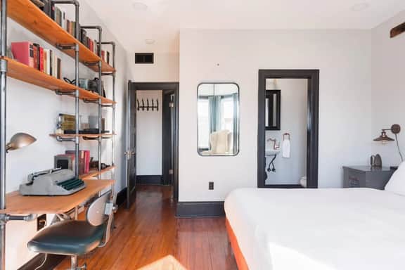 Industrial Loft Offers Historic Feel Near Conv Ctr - Image 5