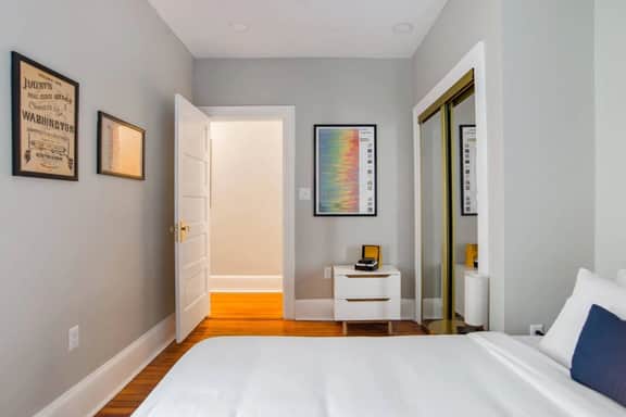 Massive 6BR & 4BA Private Duplex Townhouse, Centra - Image 3
