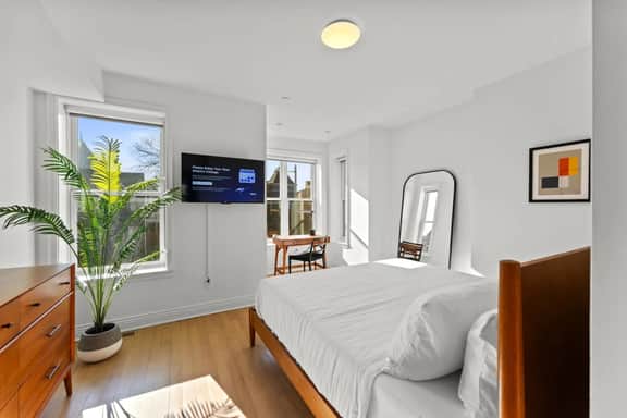 The Adams | West Elm 5BR Townhouse in Bloomingdale - Image 5
