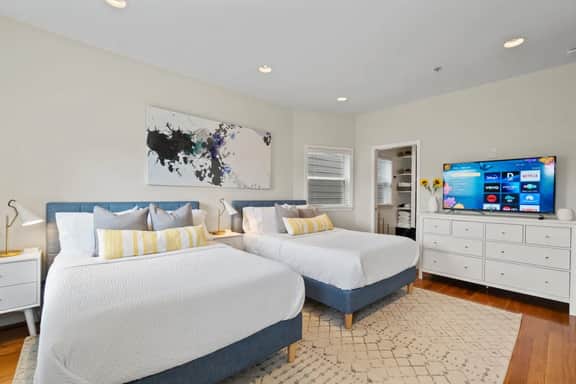 The Wilson | Shaw Duplex | 4BR Private Suites - Image 3