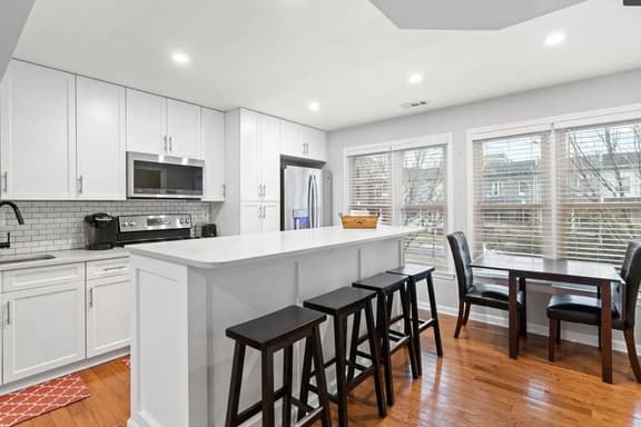 District Townhome | Two Free Parkings | Howard U - Image 1