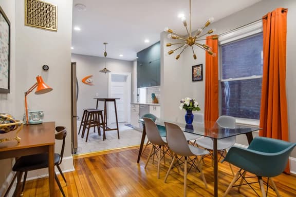 Massive 6BR & 4BA Private Duplex Townhouse, Centra - Image 1